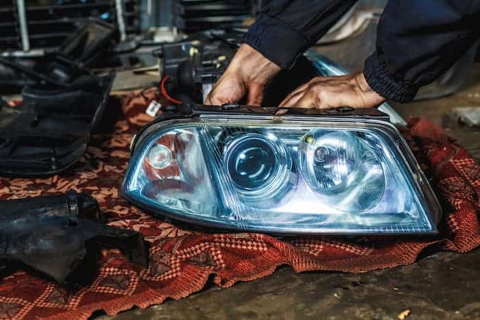 Reconnect the new conversion headlight