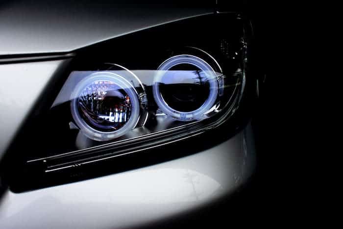 How to replace a BMW car headlight 