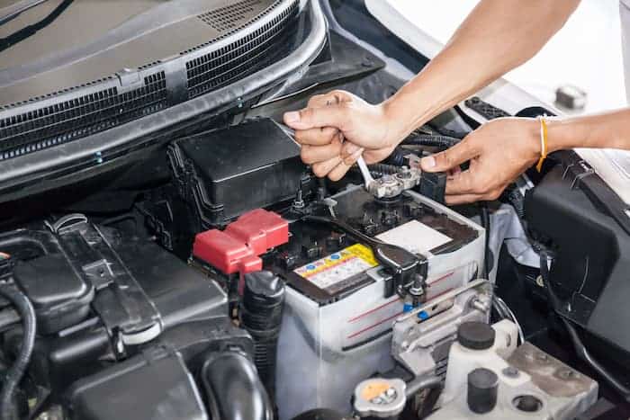 How to fix your car battery light