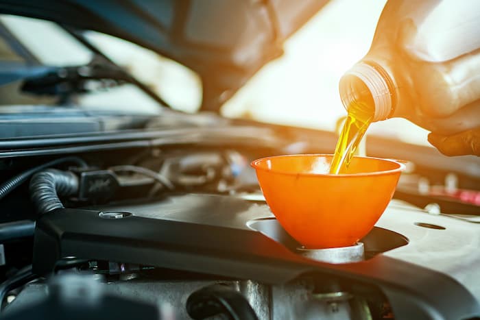 Symptoms that a car engine needs an oil change