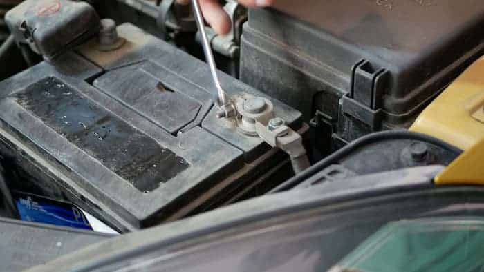 When do you need to disconnect a car battery